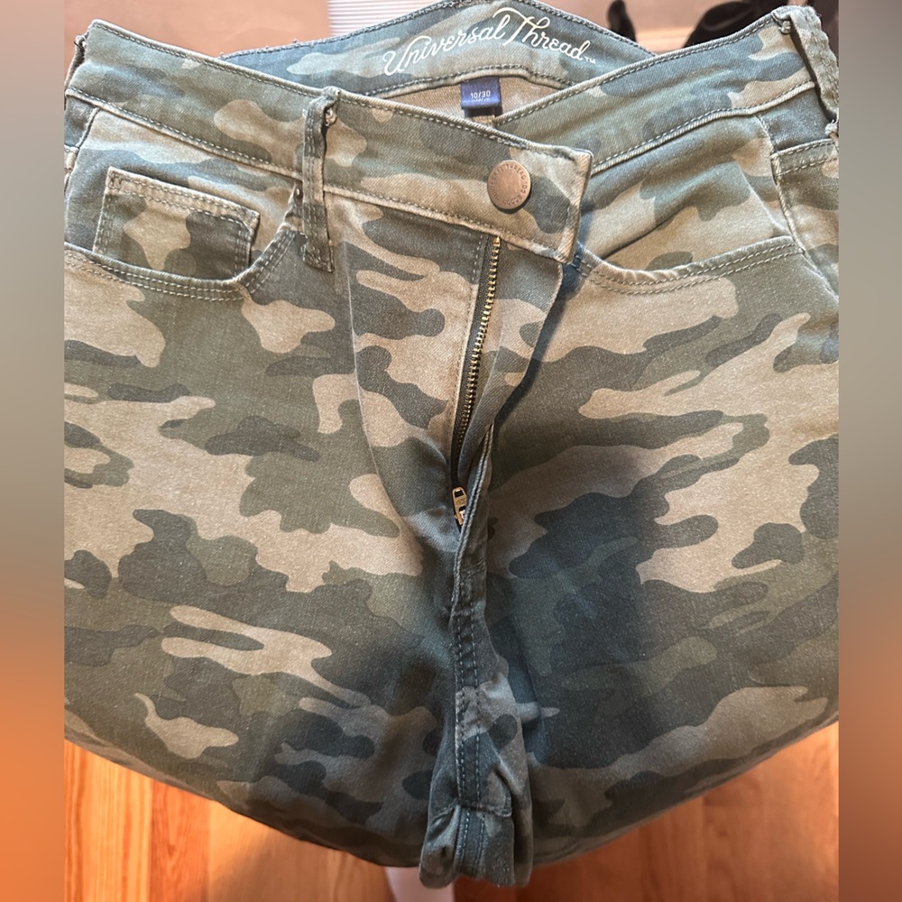 Universal Threat Camo Jean